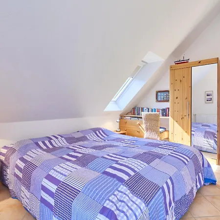 Apartment 104 5, Ginsterweg 1 E
