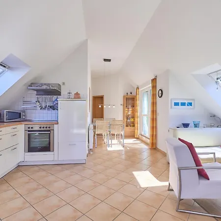 Apartman 104 5, Ginsterweg 1 E *